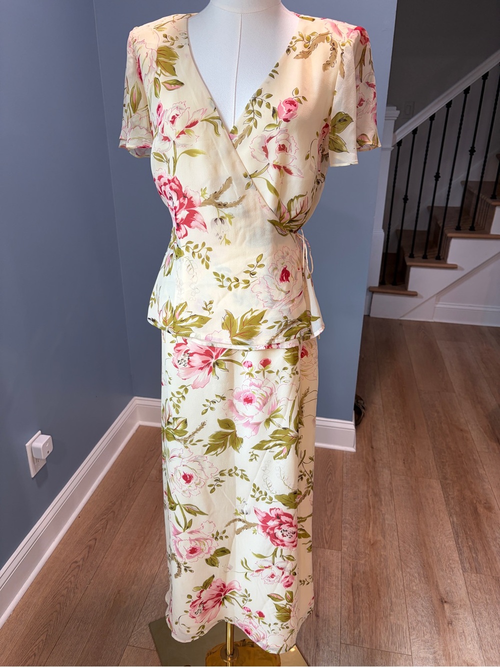 Vintage Maggy London 100% Silk Floral Two Piece Skirt Set Size 8 Cottagecore